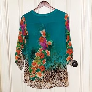 Soft Surroundings Tops - Soft Surroundings V-Neck Tunic Floral & Leopard Sm Soft Surroundings Tops - Soft Surroundings V-Neck Tunic Floral & Leopard Sm